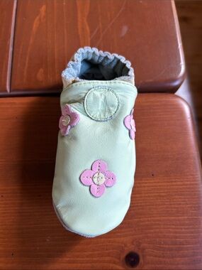 Robeez Soft Leather Slip-On Shoe in Light Green with Pink Flowers